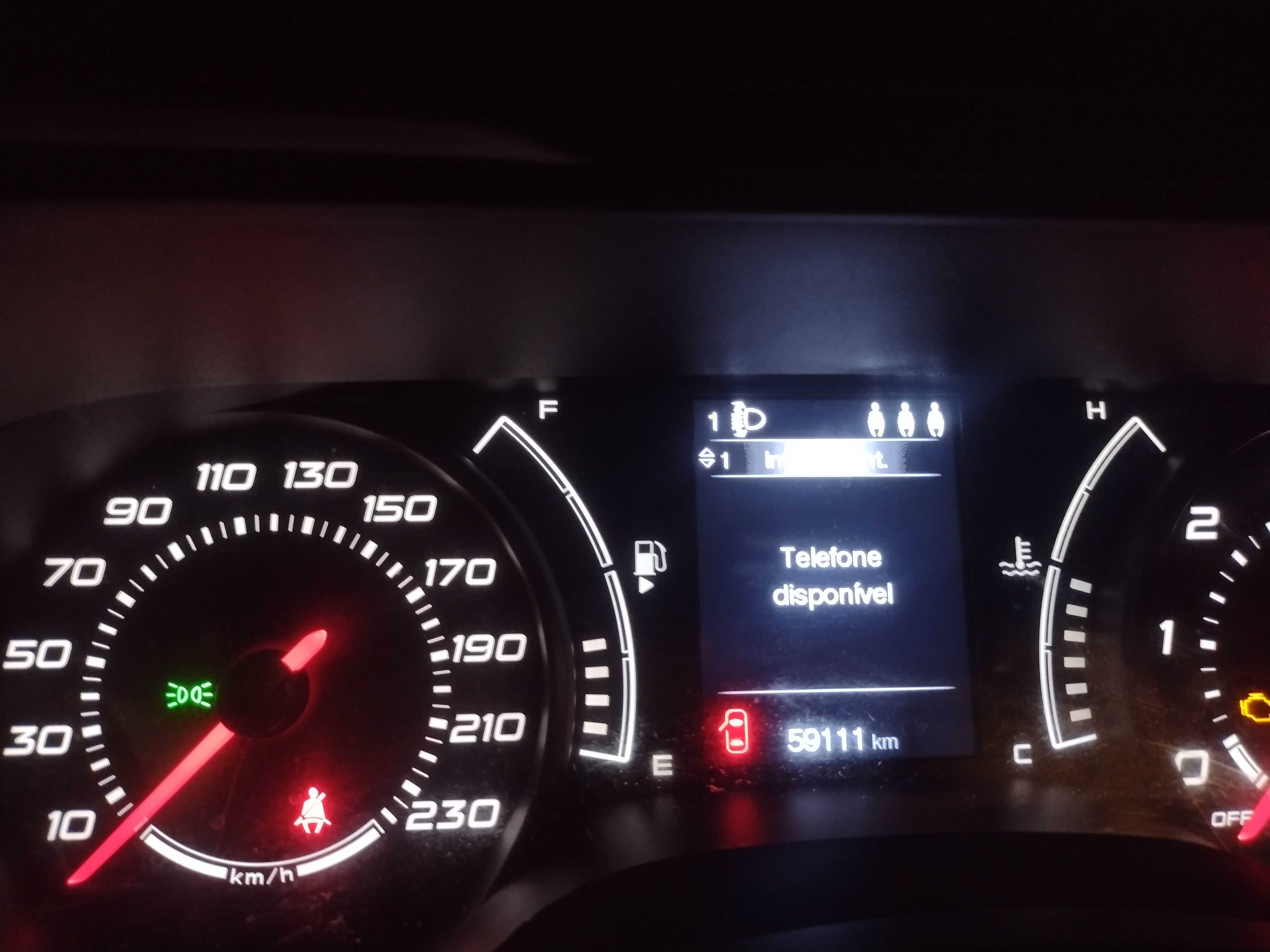 Veículo Fiat Tipo 2019. 59 mil km. Bateria e Pneus dianteiros novos.