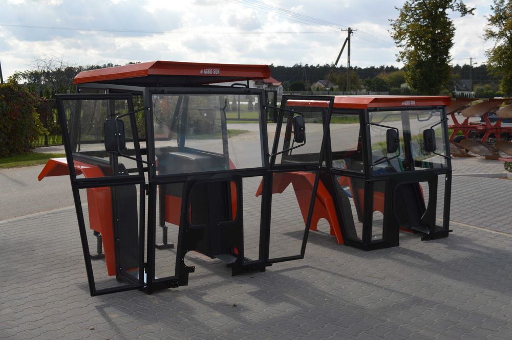 Kabina ciągnikowa do C330 wyposażona solidna OD RĘKI