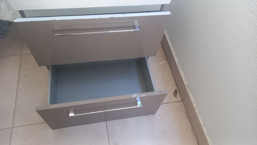 Móvel WC  com lavatório e torneira