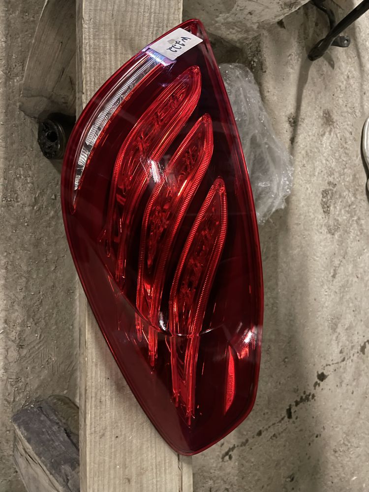 Задня права фара Mercedes Benz w222