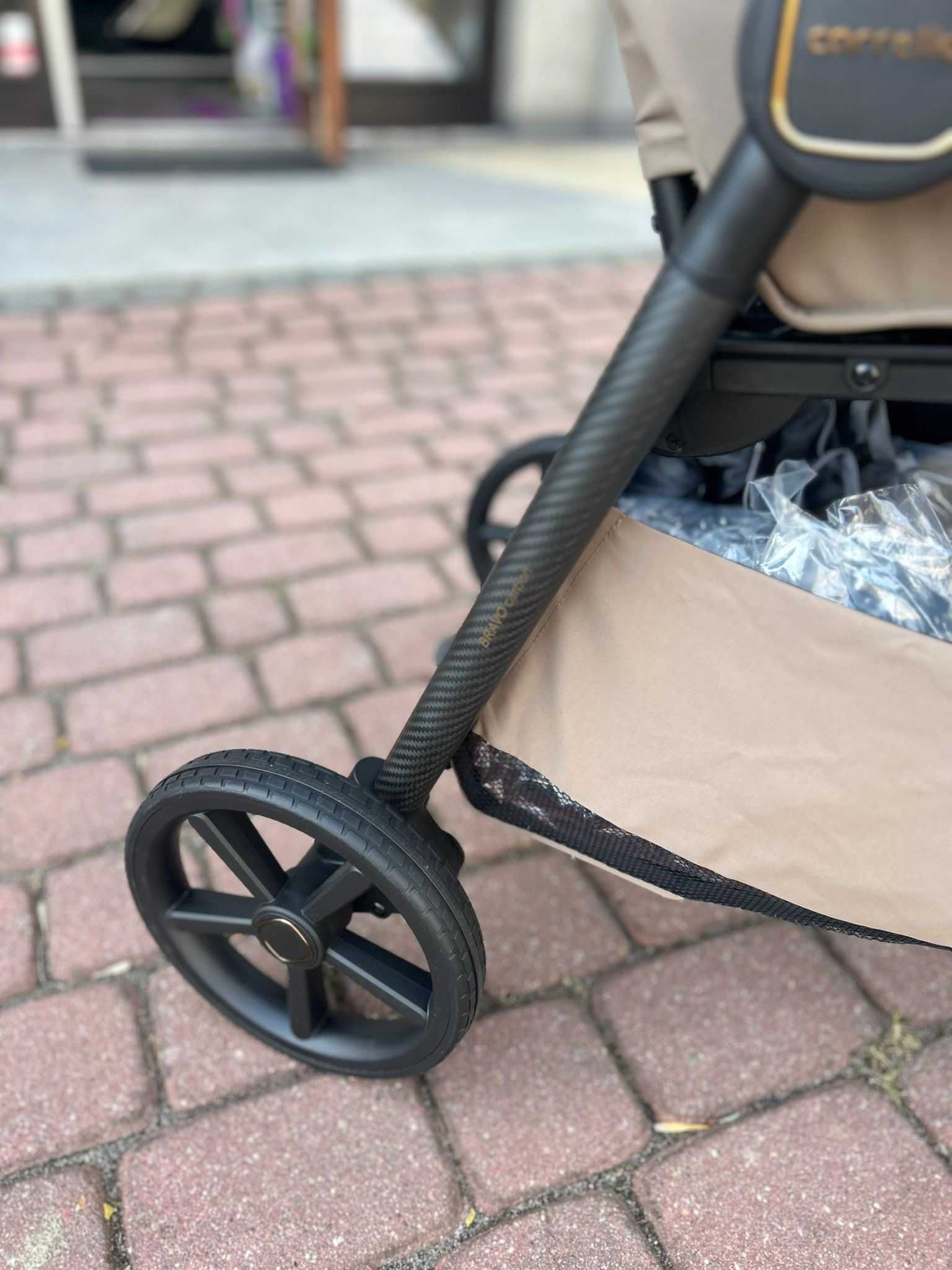 Wózek spacerowy Carrello Bravo Carbon