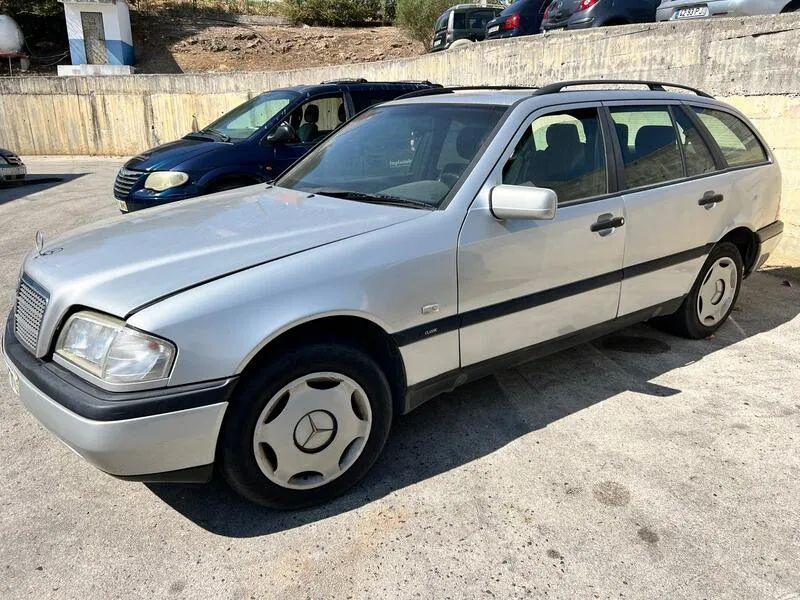 Merdeces (W202) C220 CDI Station de 2006 para peças