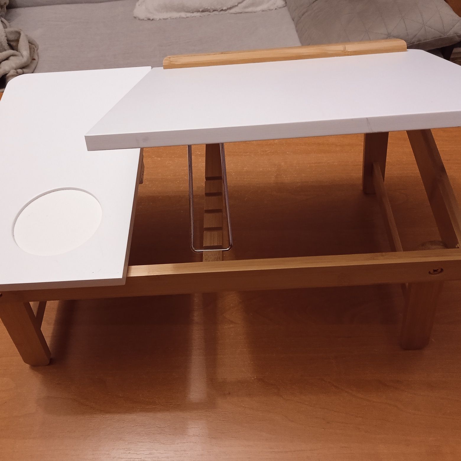 Stolik pod laptopa Smuxee
