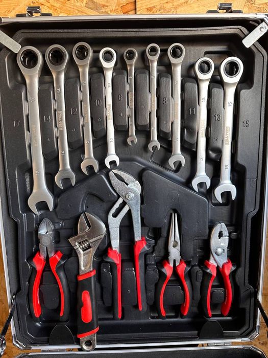 Набір інструментів Bull Tech 601ел. Набор ключей Набор инструментов