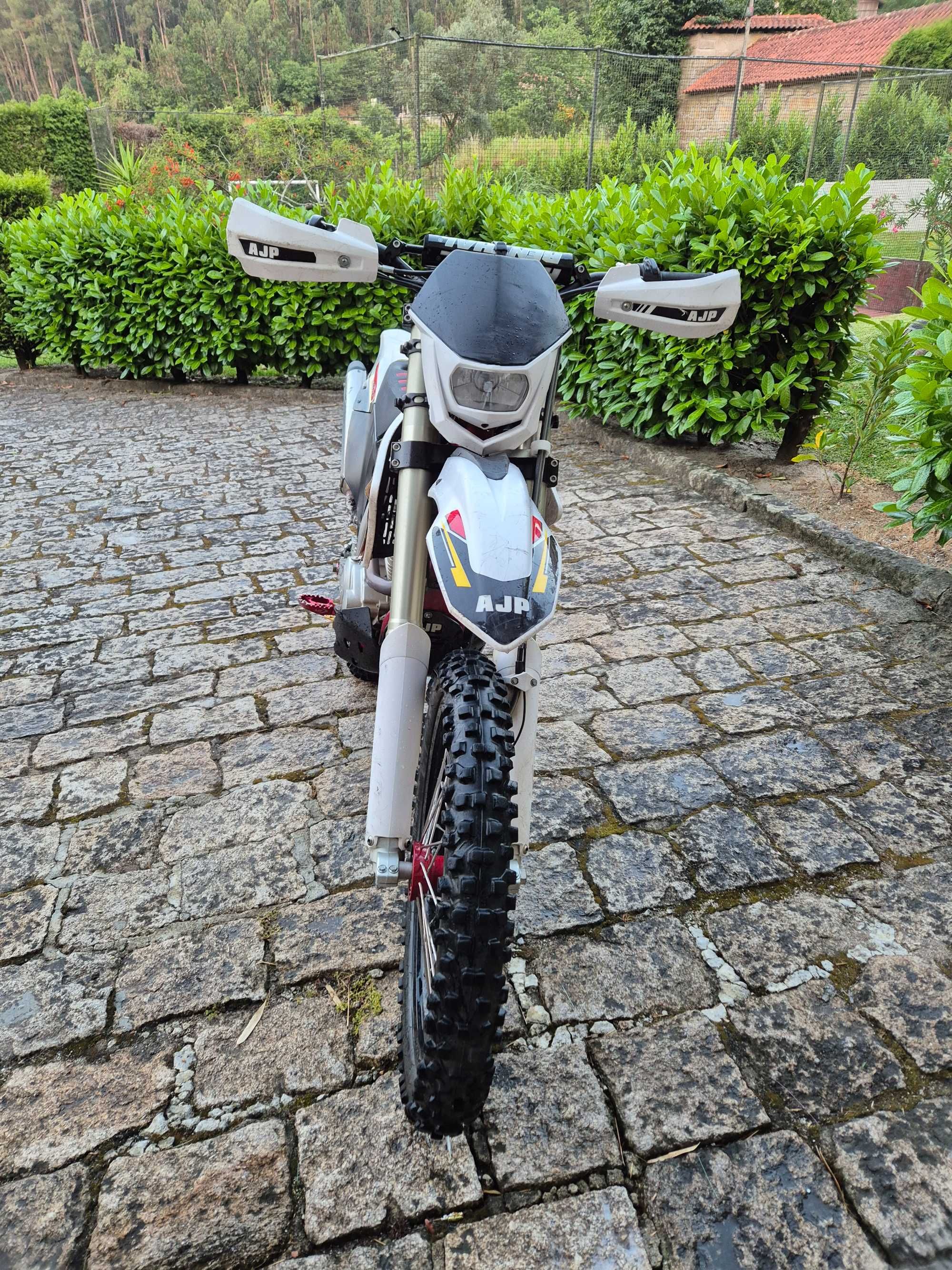 AJP spr 240 Extreme