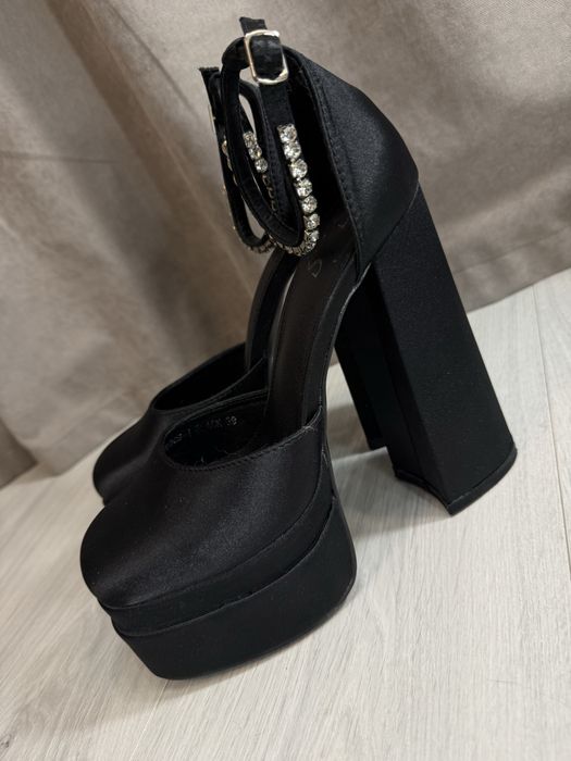 Нові туфлі 39 розмір