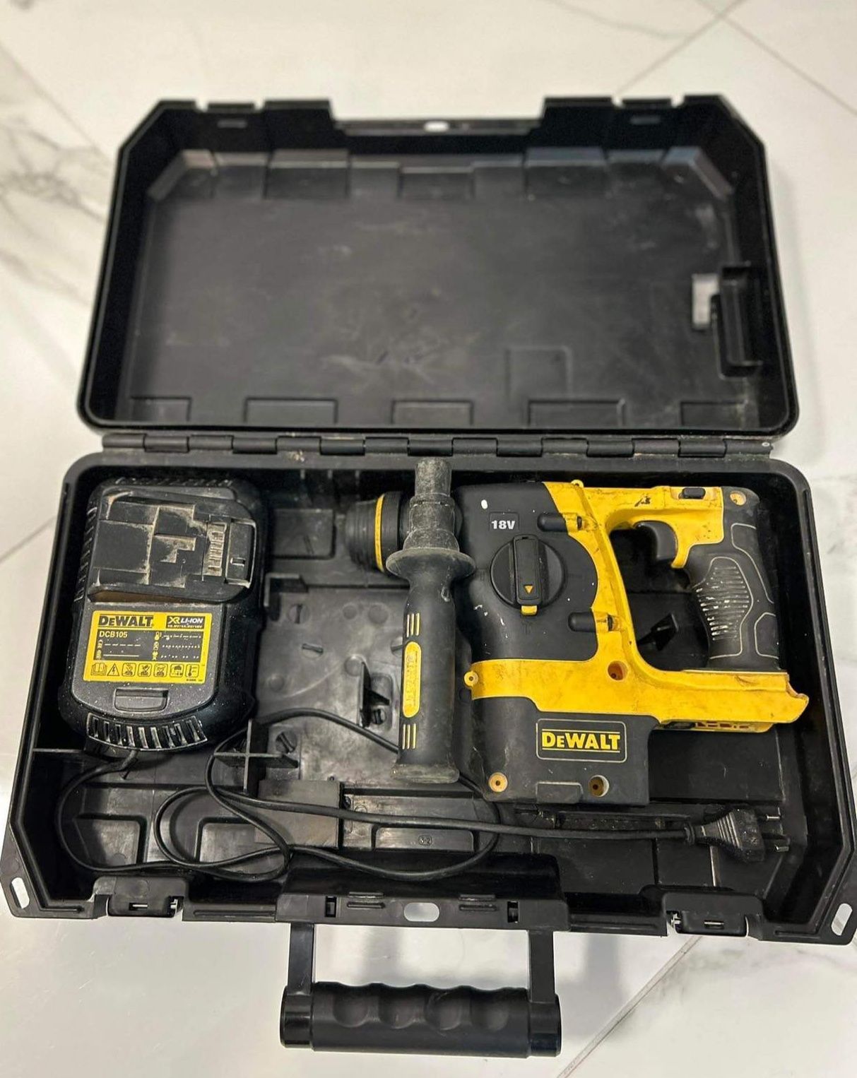 Продам набір інструментів DeWALT