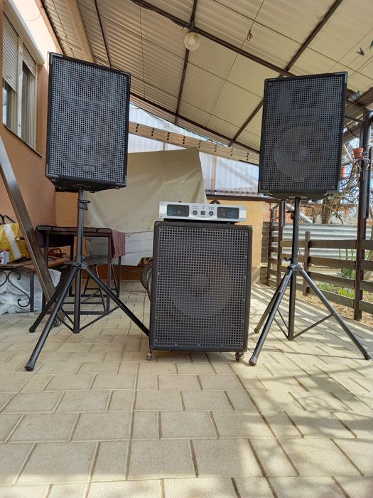 Музичні колонки та сабвуфер