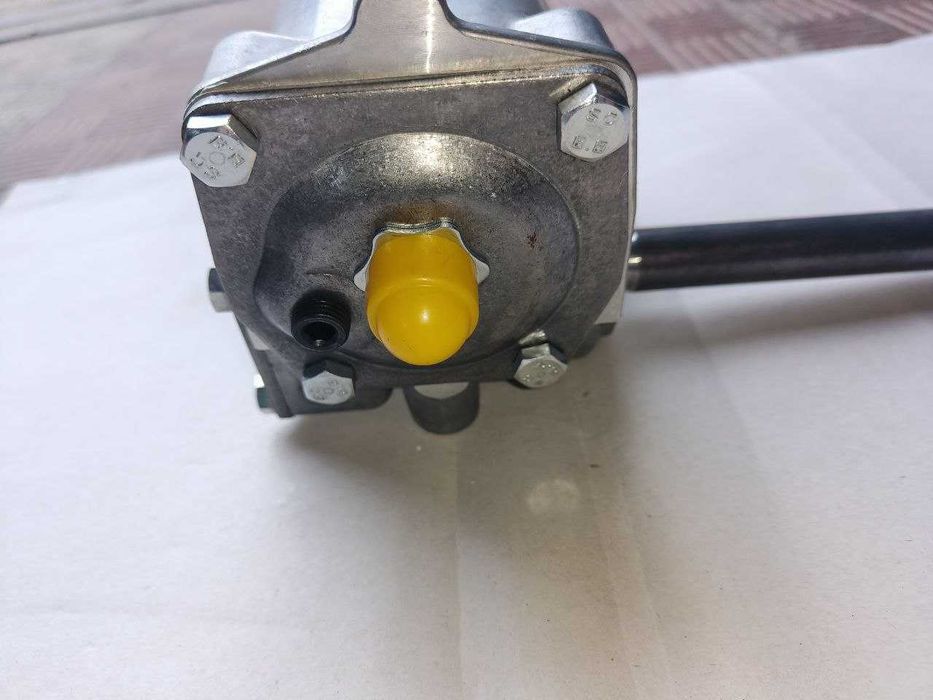 Рулевая колонка ВАЗ 2121-213 тайга 2123 нива шевроле Рулевой редуктор