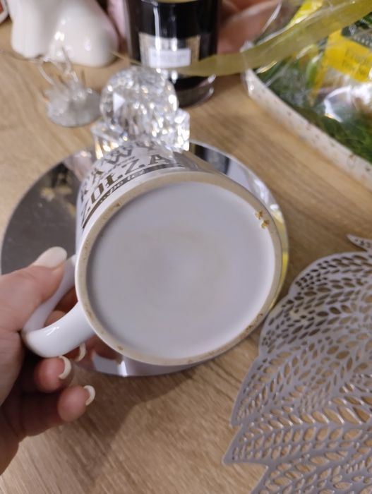 Świetny biały kubek z zabawnym napisem