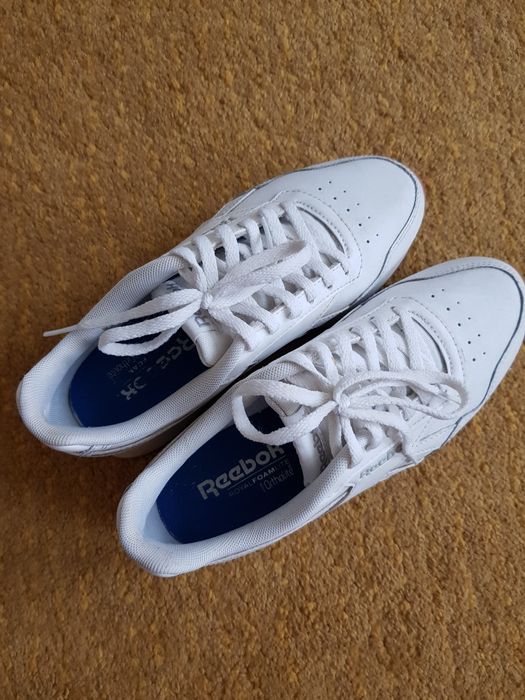 Sprzedam buty sportowe firmy reebok