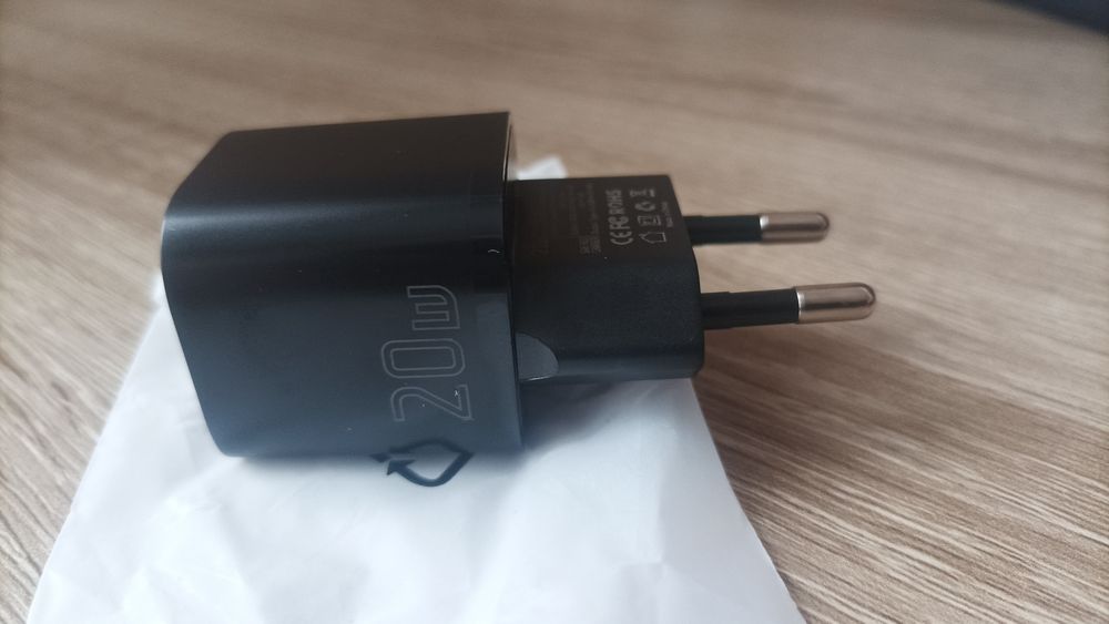 Блок зарядки для телефона 20w