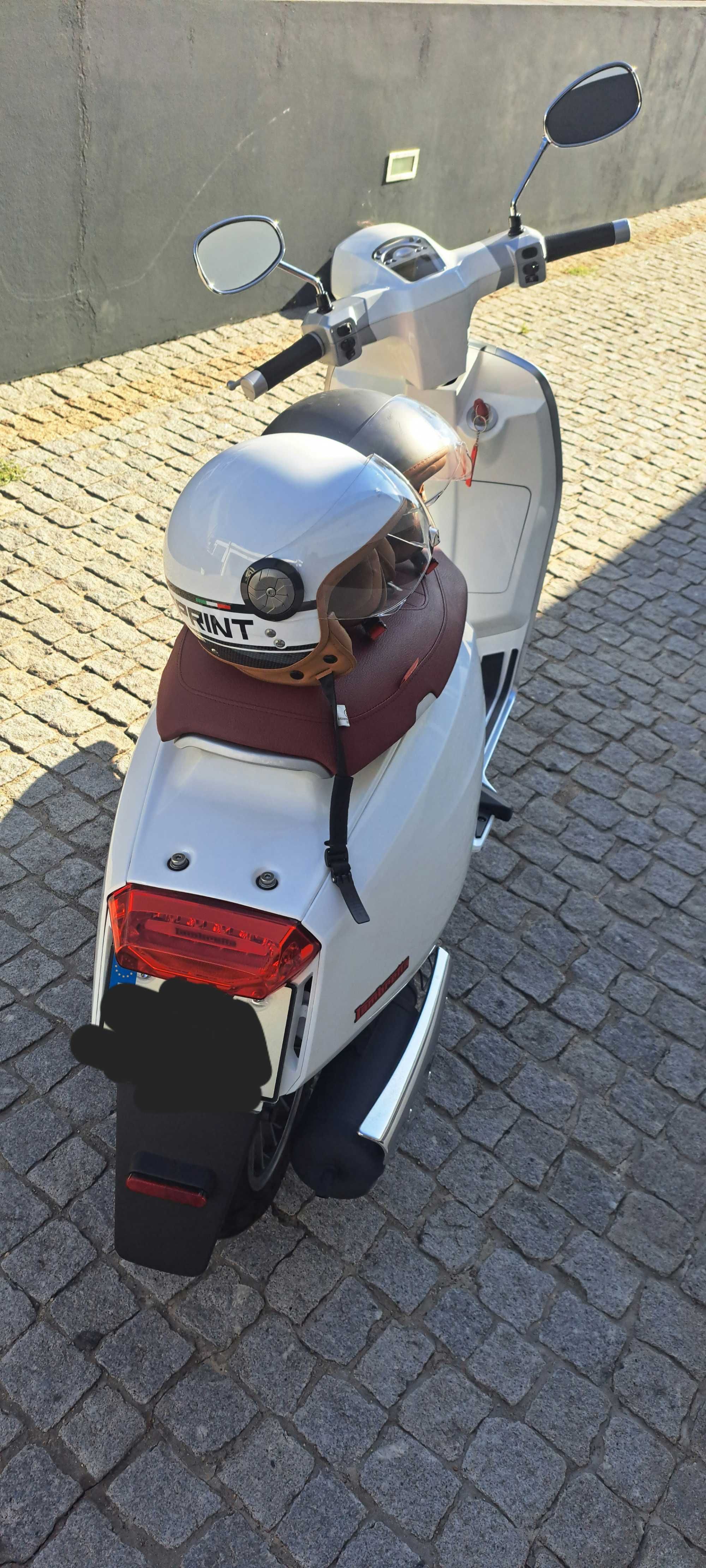 Lambretta V125 Special