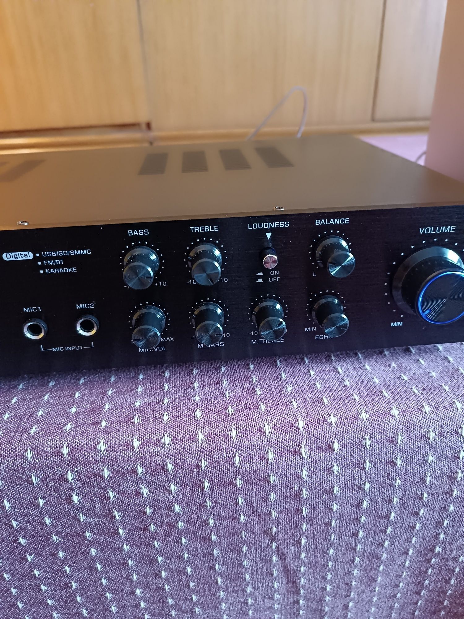 Radio FM wzmacniacz 100W SUNBUCK  z kolumnami AIWA