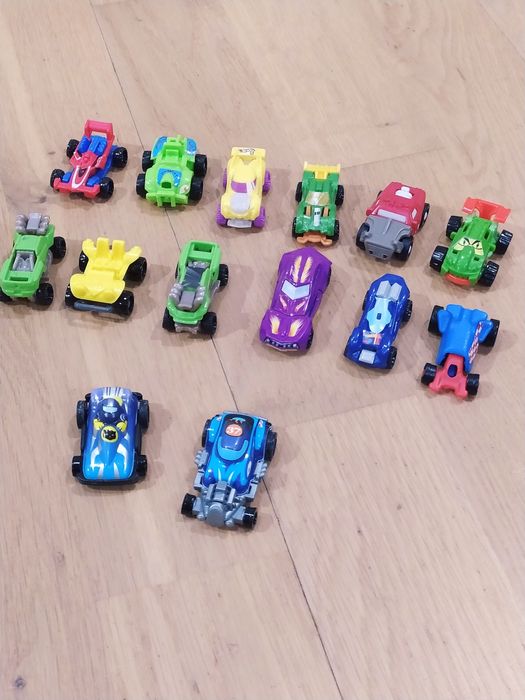 Колекція маленьких машинок, для треку, для ігри