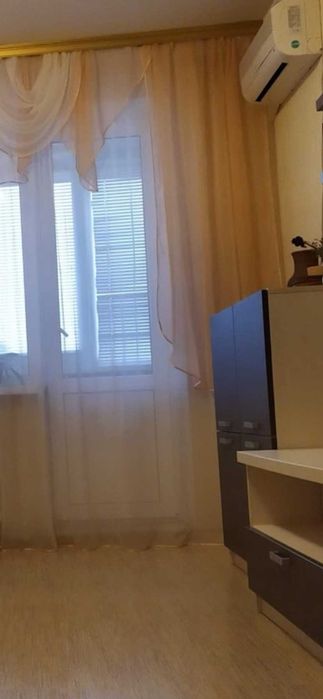 Сімейне гніздечко поряд з Дніпром  3-кв. , Митниця