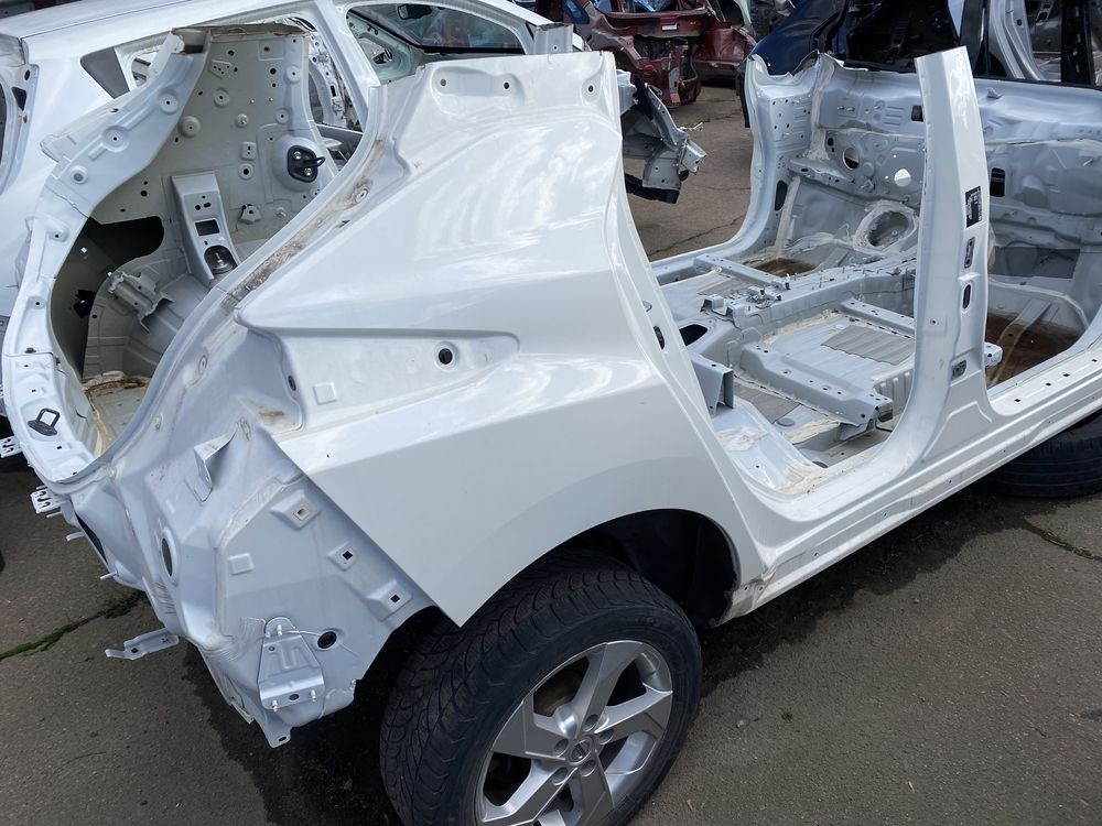 Четверть задня права крило заднє до Ніссан Ліф Nissan Leaf 11-17 18-23