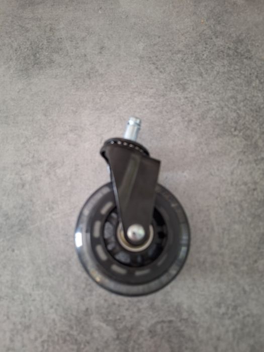 Kółka do fotela . Nowe