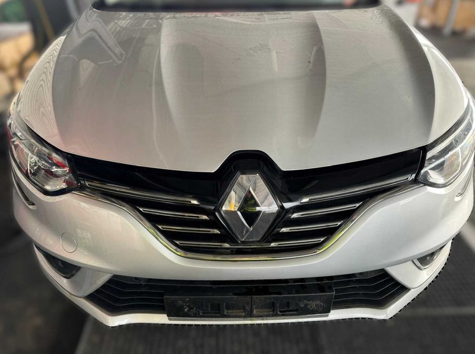 Renault Megane IV бампер передній задній є всі б/у запчастини розборка