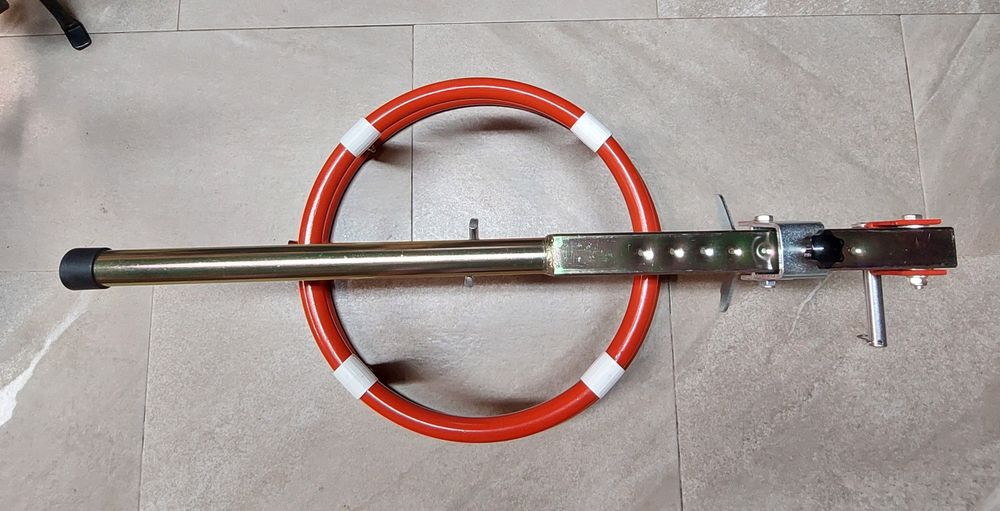 Maquina de montar e desmontar pneus mota