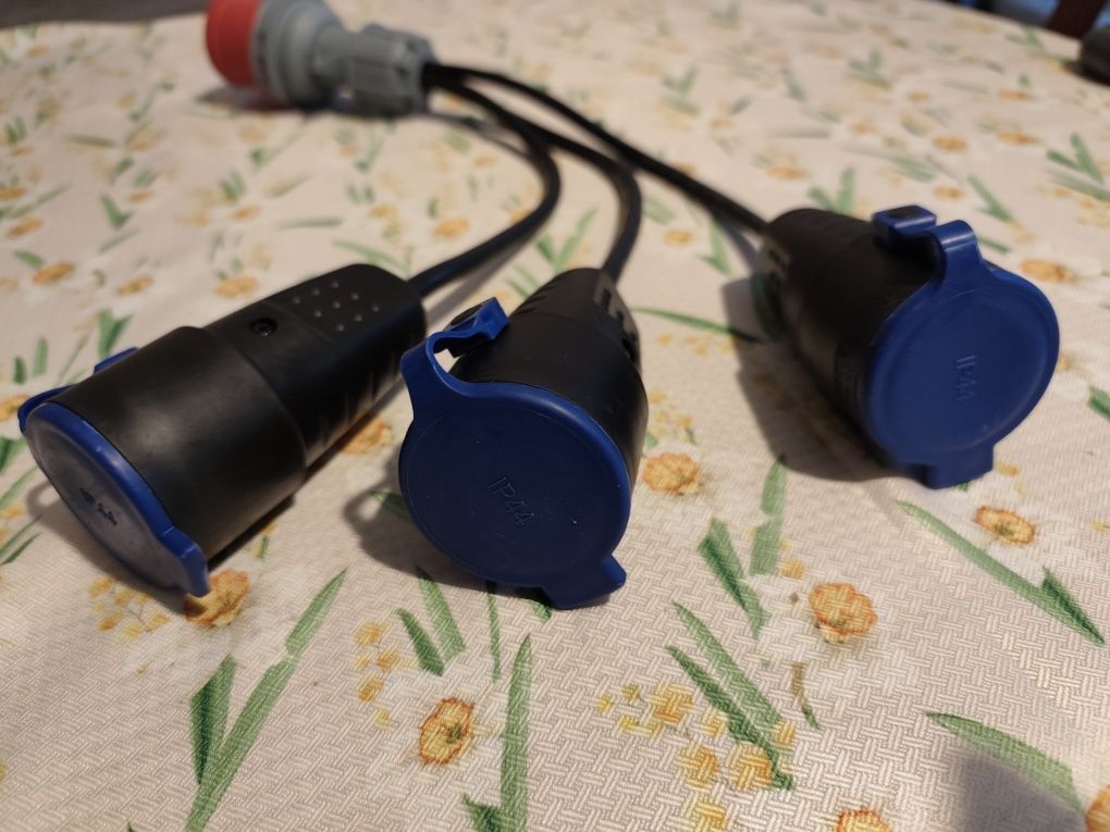 Trójnik trzyfazowy , 16A , 3x230V