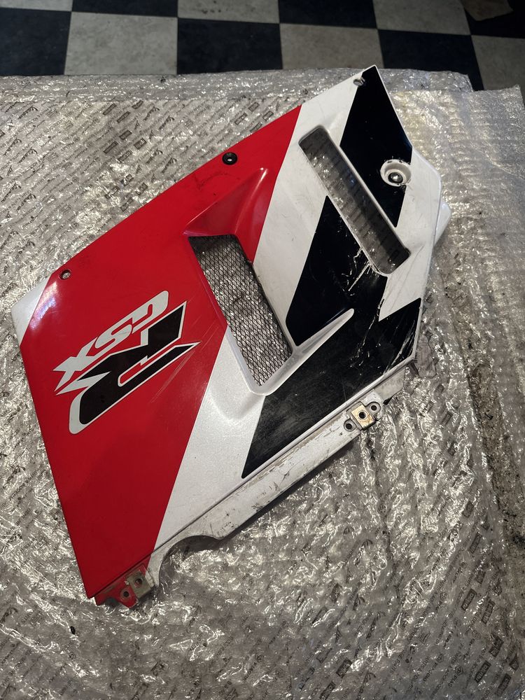 Owiewka Prawa Bok SUZUKI GSX-R 750 Olejak 1991 GSXR M255