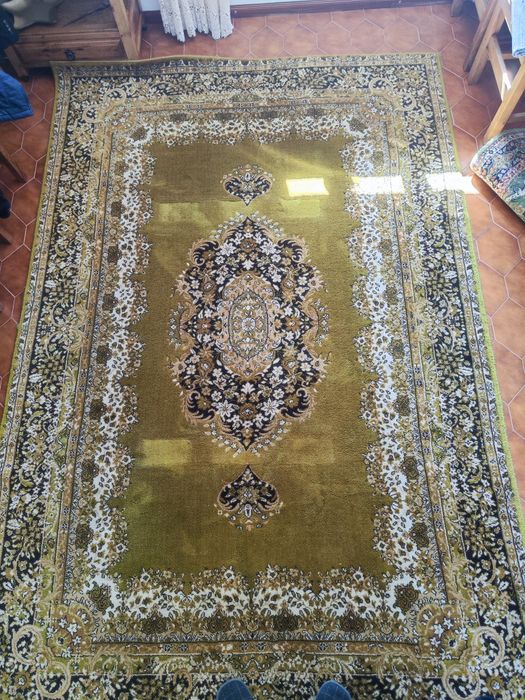 Tapete de Sala/Salão em Bom Estado