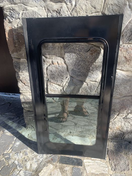 Боковое правое дверное стекло Ford Transit (2009г)