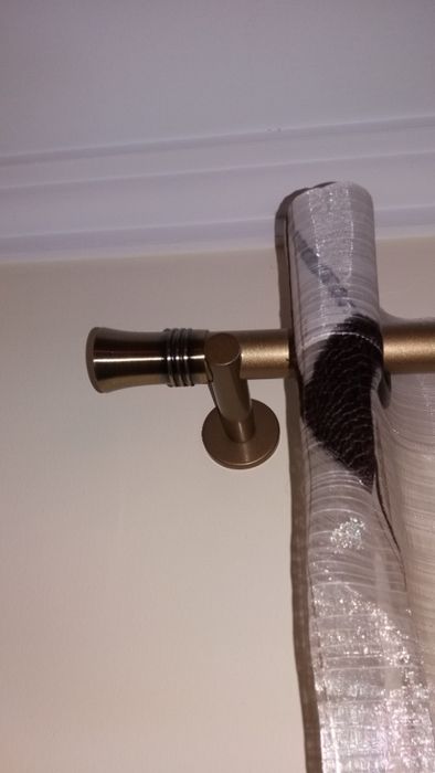 Cortinados bonitos , em bom estado