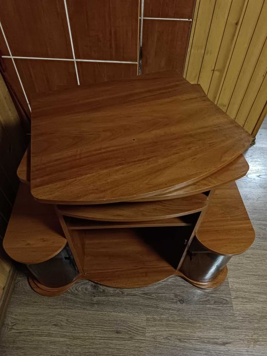 Тумбочка під телевізор