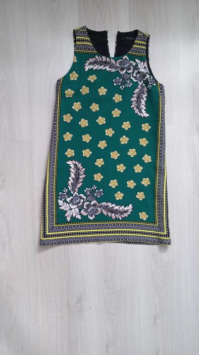 Летнее платье фирмы trafaluc zara