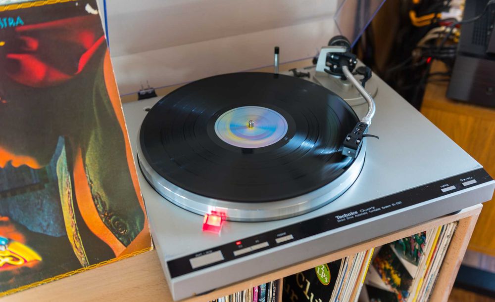 Gramofon Technics SL-Q33 w pełni sprawny w okazyjnej cenie.