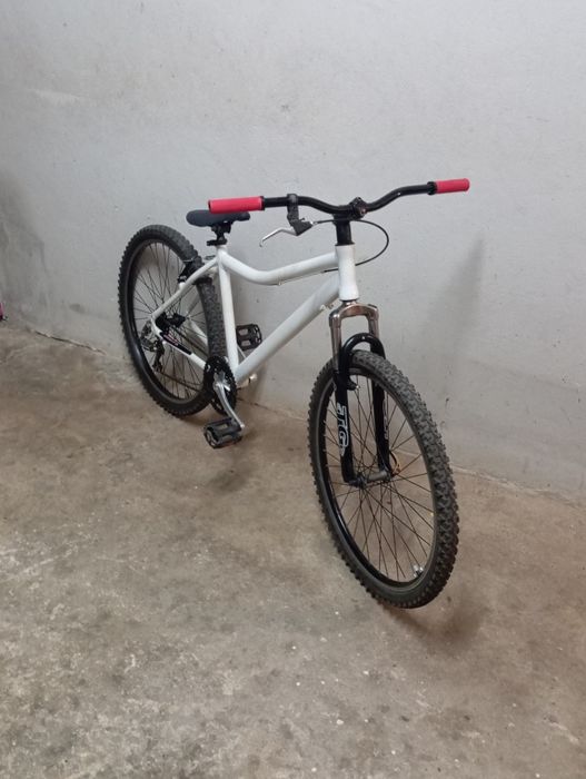 bicicleta de dert jump