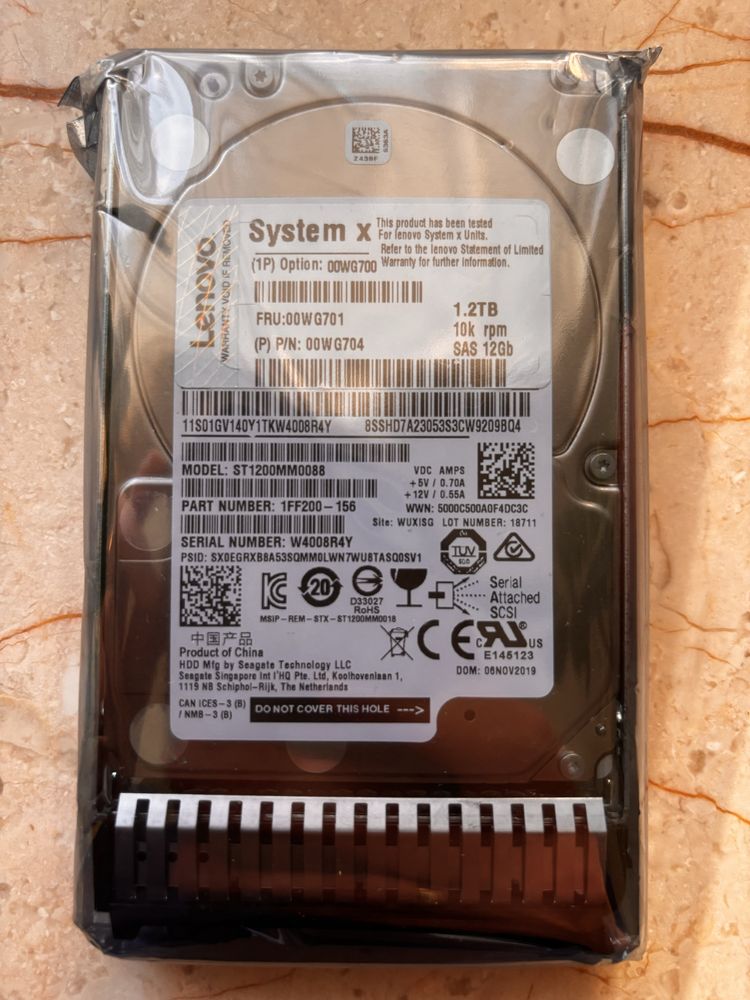 Lenovo 1.2TB 10K 12GBPS G3HS 2.5" SAS HDD (00WG704)