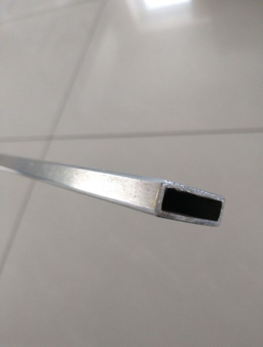 Profil zamknięty nierdzewny 30x10x1,5 oraz 20x10x1,5