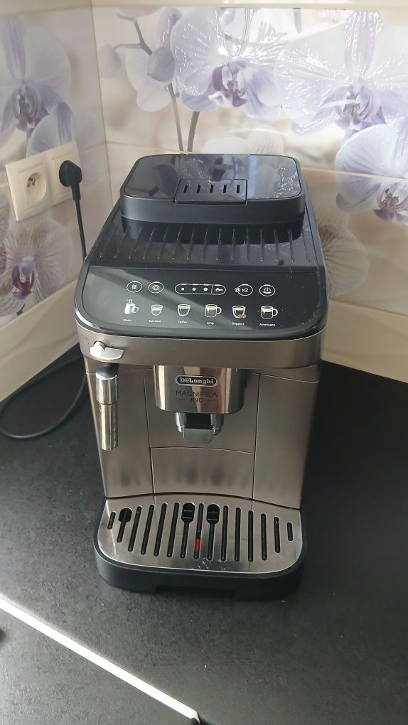 Ekspres do kawy DELONGHI Magnifica Evo
