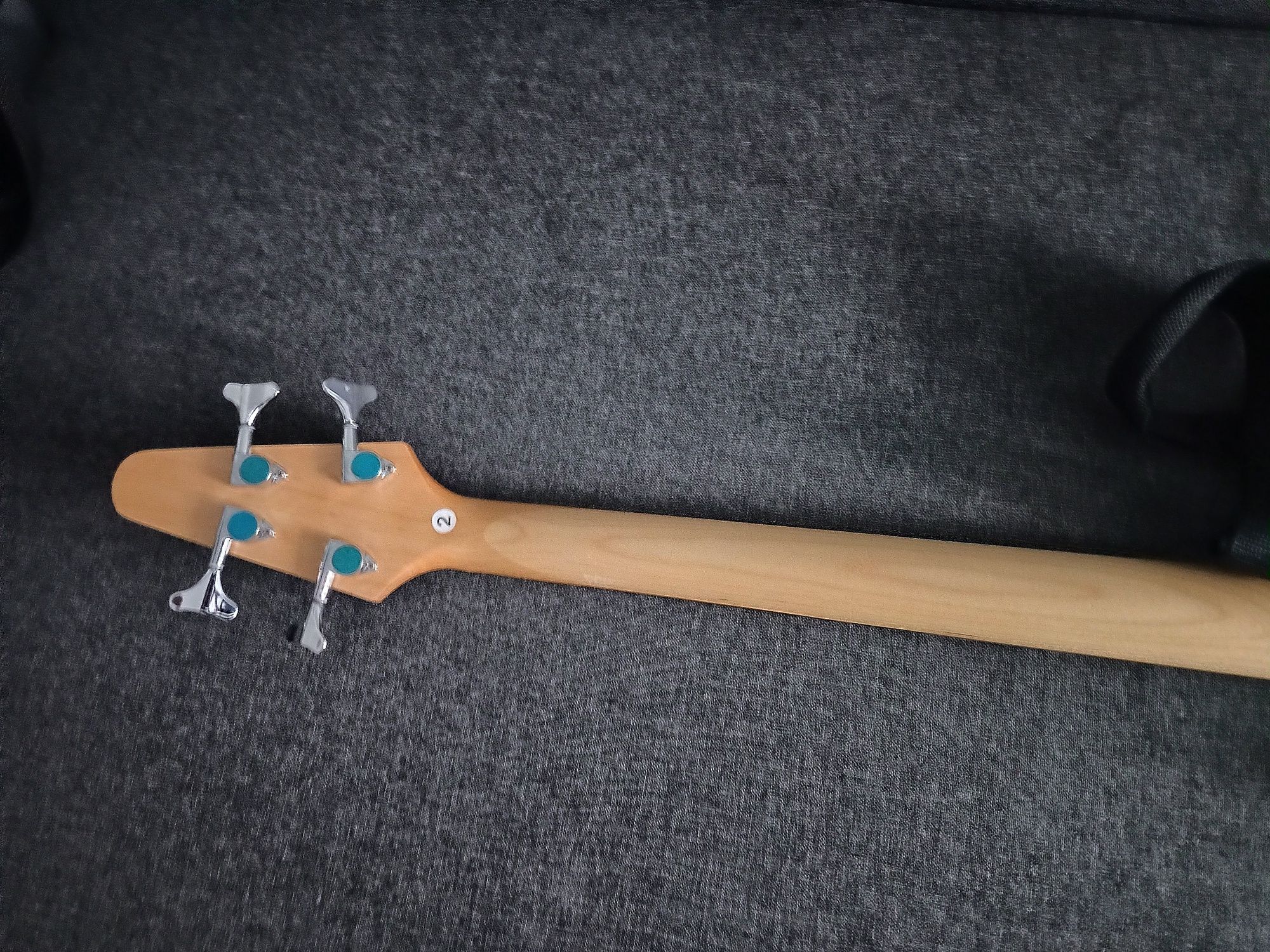 Gitara basowa Vision