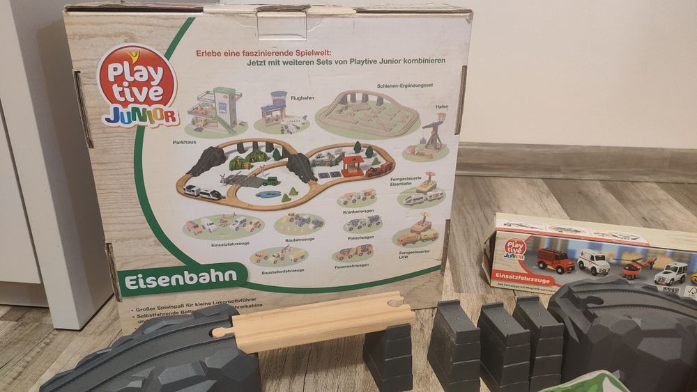 Drewniana kolejka Play tive junior + dodatkowe autka