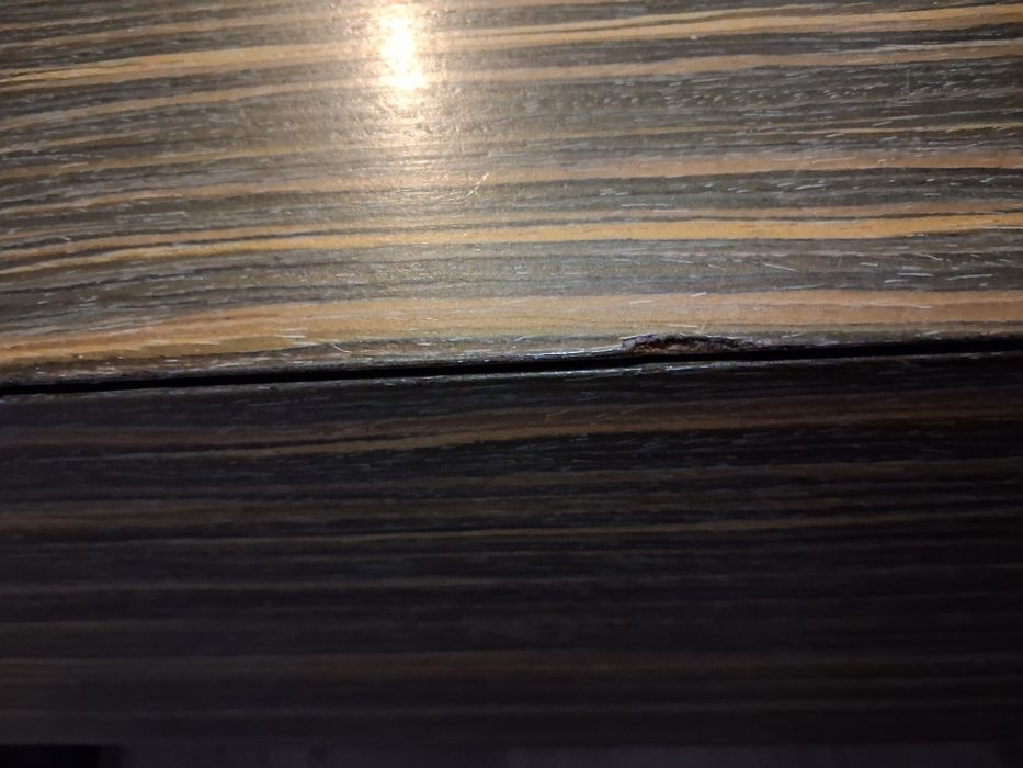 Stolik kawowy na metalowych plozach