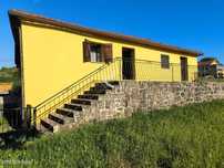 Moradia em pedra de tipologia t3, total de cerca de 1000m2 de terreno