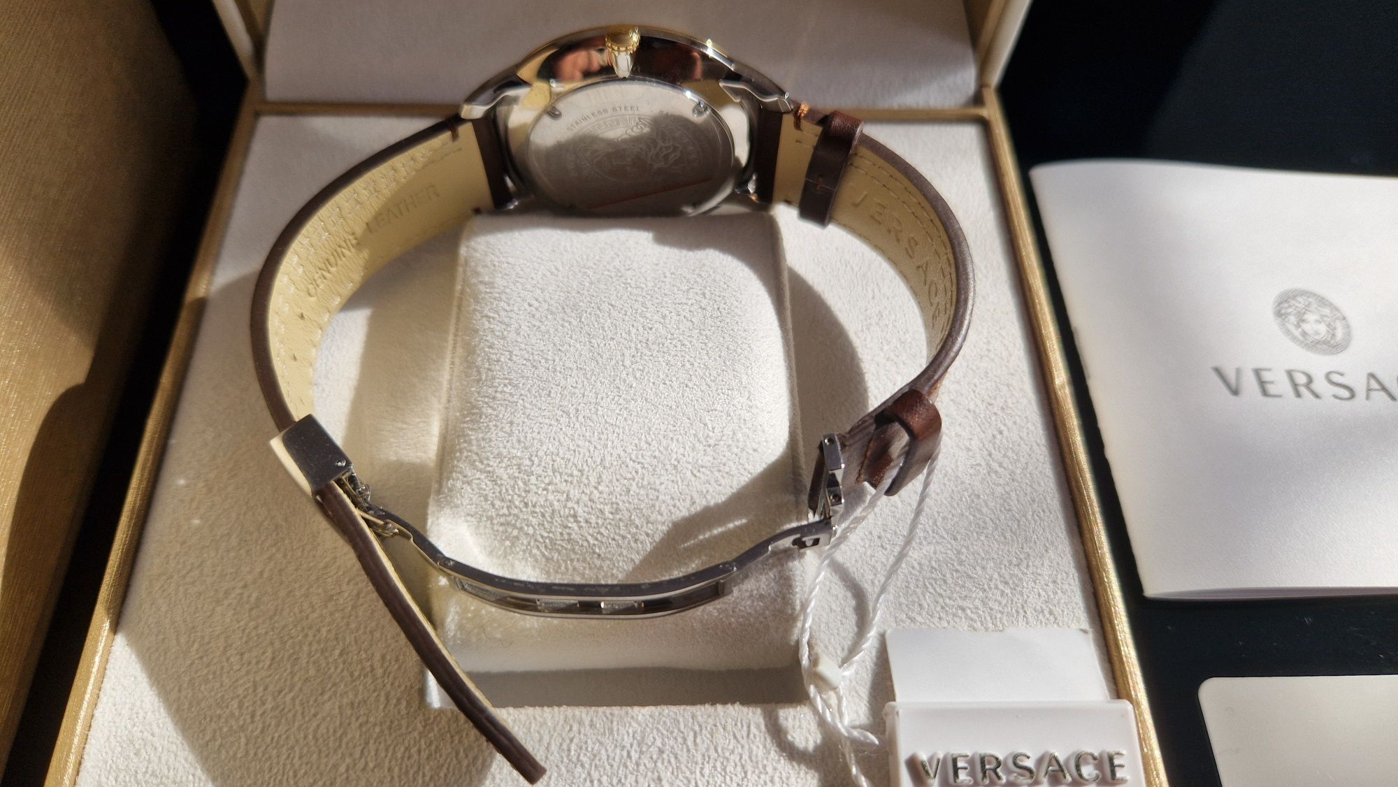Zegarek Versace V Urban szwajcarski Swiss Made szkło szafirowe luma