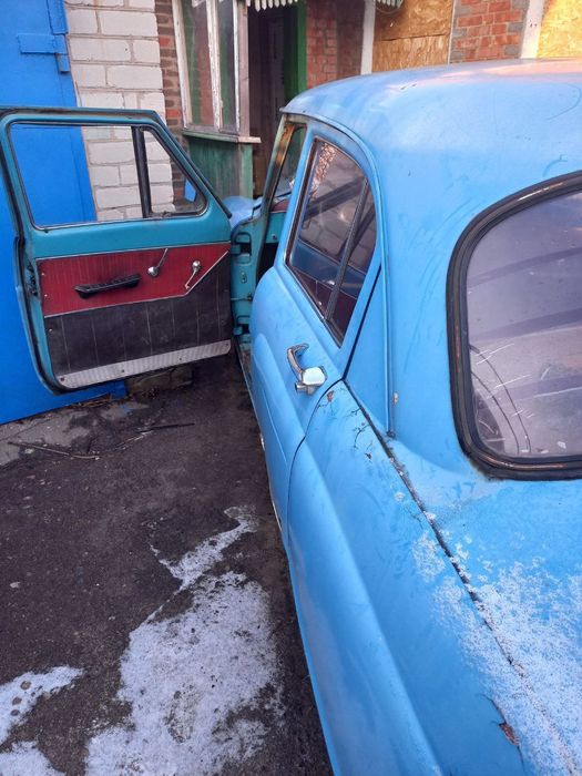 Газ 21 , по техпаспорту, на ходу.