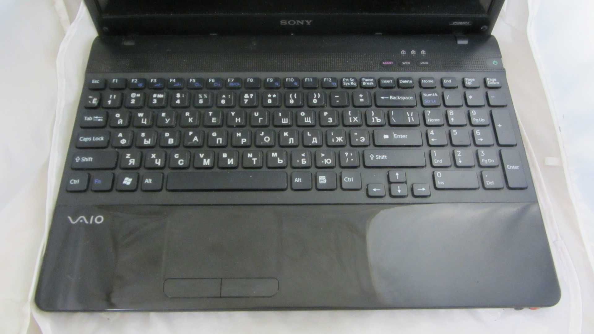 Ноутбук SONY VAIO PCG-71316L Intel Core i3 4Gb/240Gb SSD + 320Gb HDD