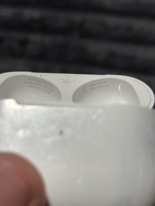 Оригинальный кейс Apple AirPods 3