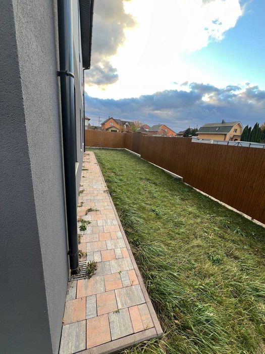 Будинок / 212м2 / біля озера / Чистовий ремонт / Без комісії