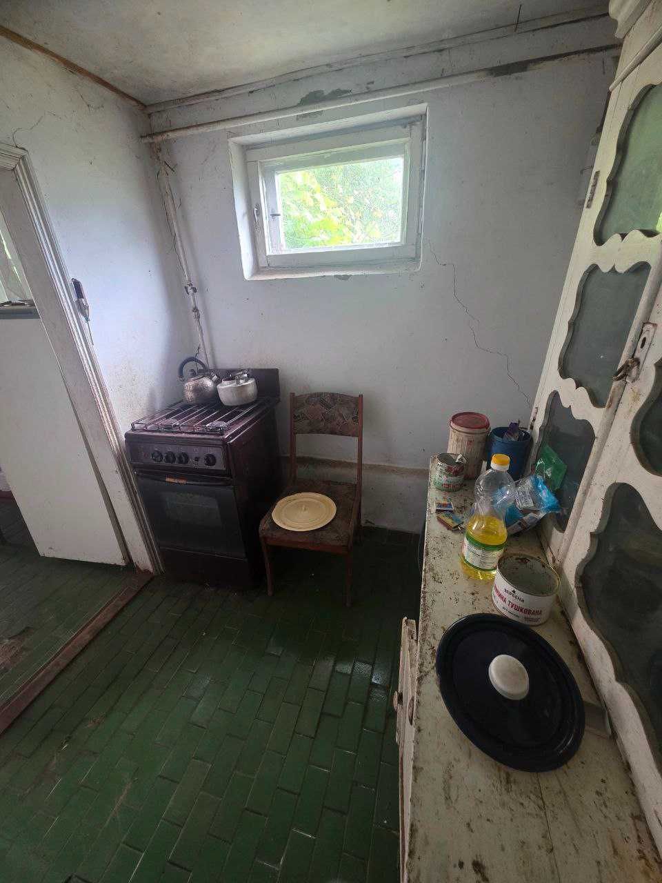 Продам земельну ділянку з будинком