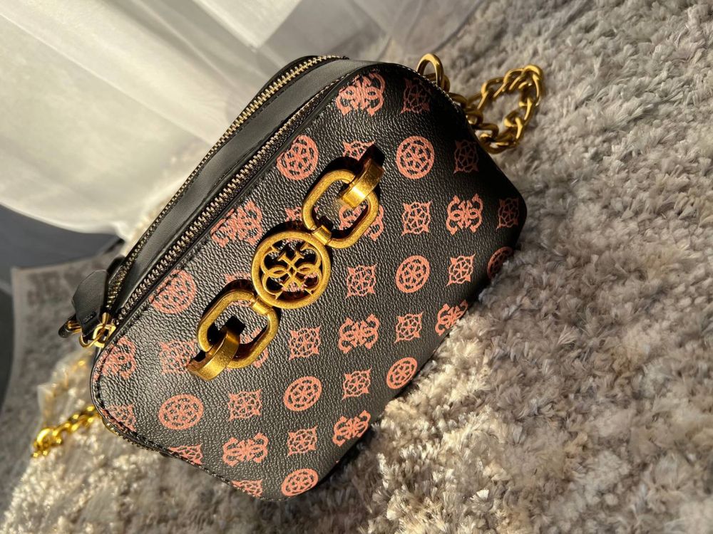 Сумка guess у форматі mini — GUESS всього за 999 грн!