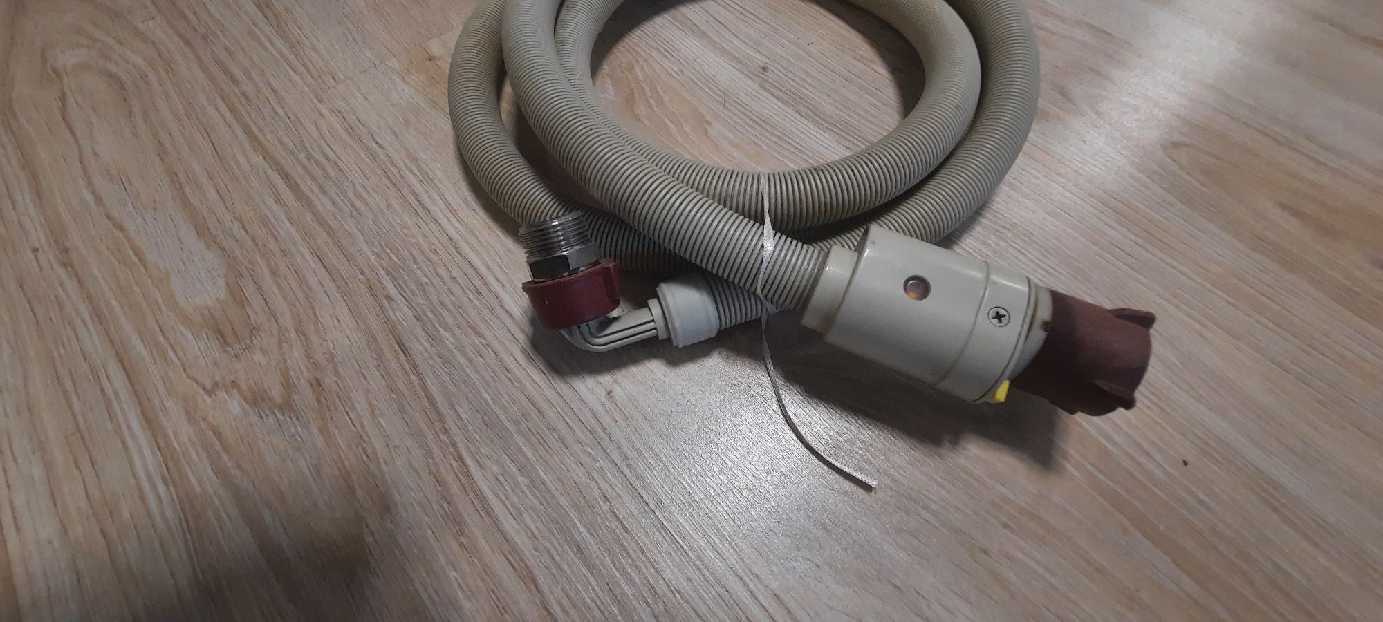 Wąż dopływowy do pralek i suszarek 1,5m