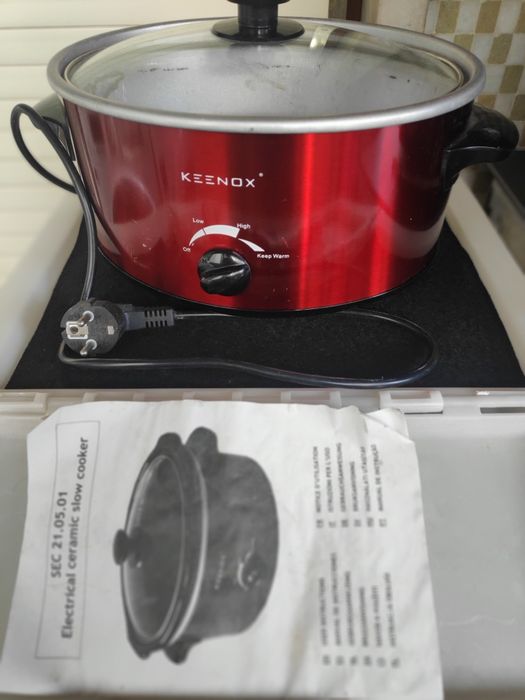 Máquina de cozinha lenta. A funcionar , mas sem a taça interior