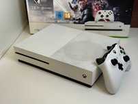 Konsola XBOX ONE S 1TB z Padem Napędem i Pudłem Super Stan